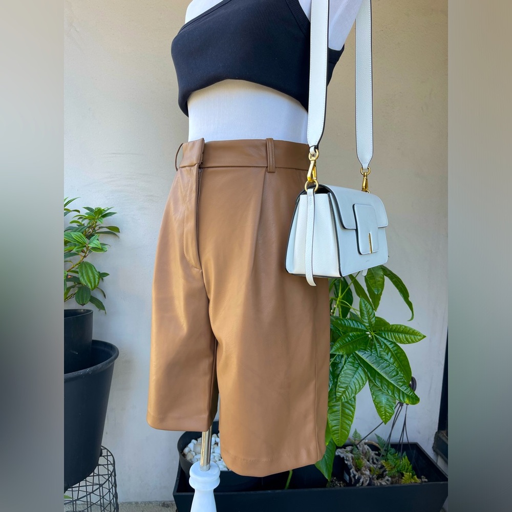🌿 - H&M High Waisted Faux Leather Bermuda Shorts with Pleats in Caramel Brow…